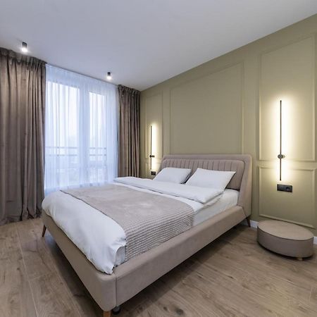 Luxury Apartment Near Metro Station Osokorky Kiev Buitenkant foto