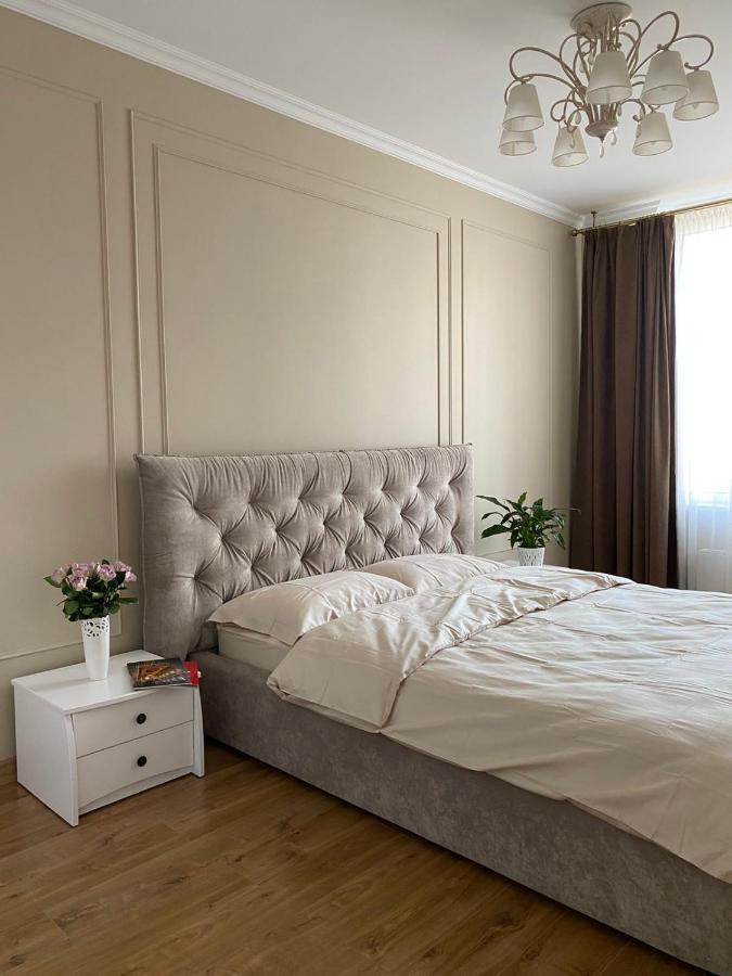 Luxury Apartment Near Metro Station Osokorky Kiev Buitenkant foto