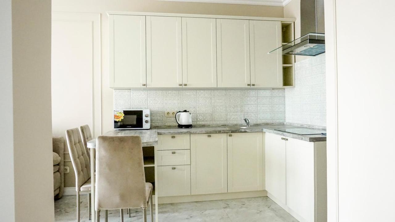 Luxury Apartment Near Metro Station Osokorky Kiev Buitenkant foto