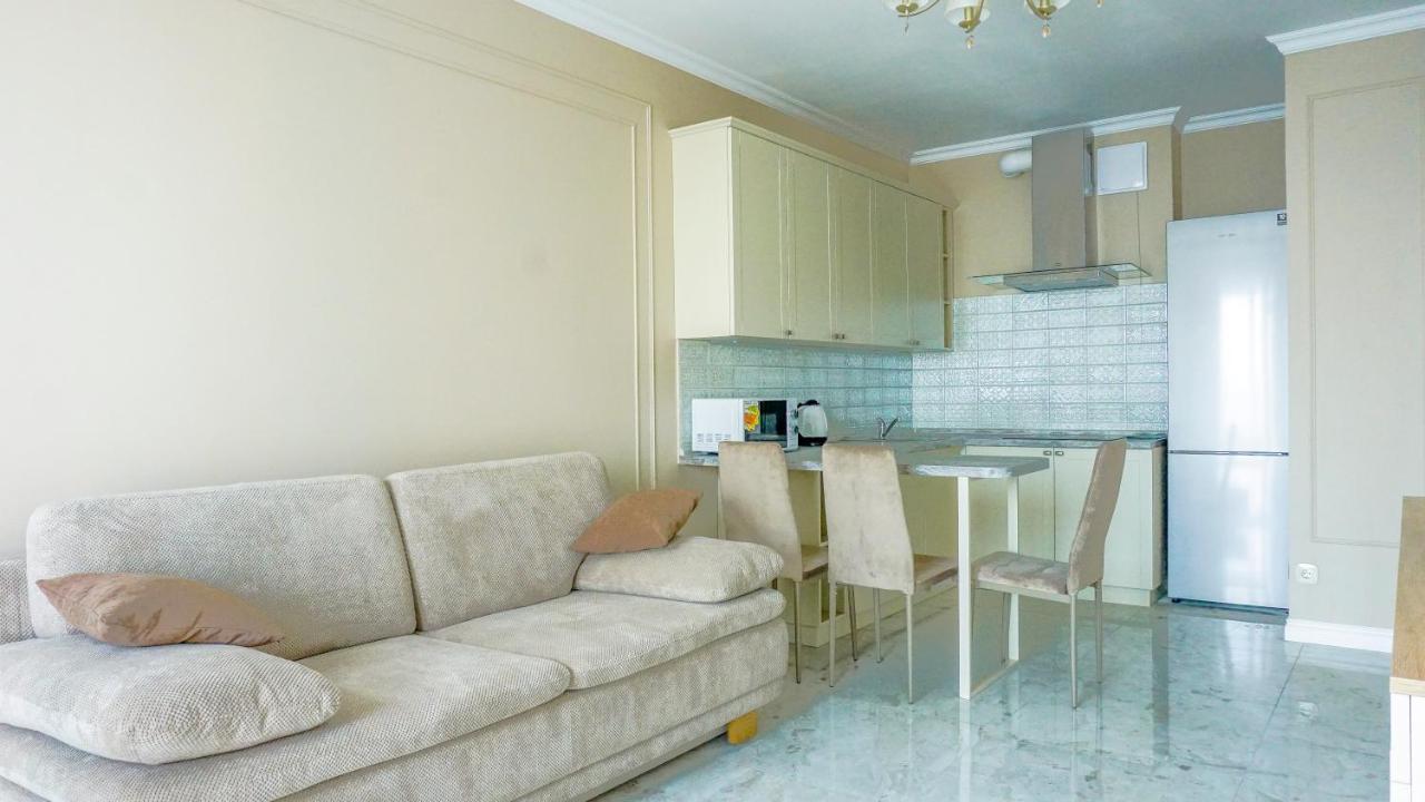 Luxury Apartment Near Metro Station Osokorky Kiev Buitenkant foto