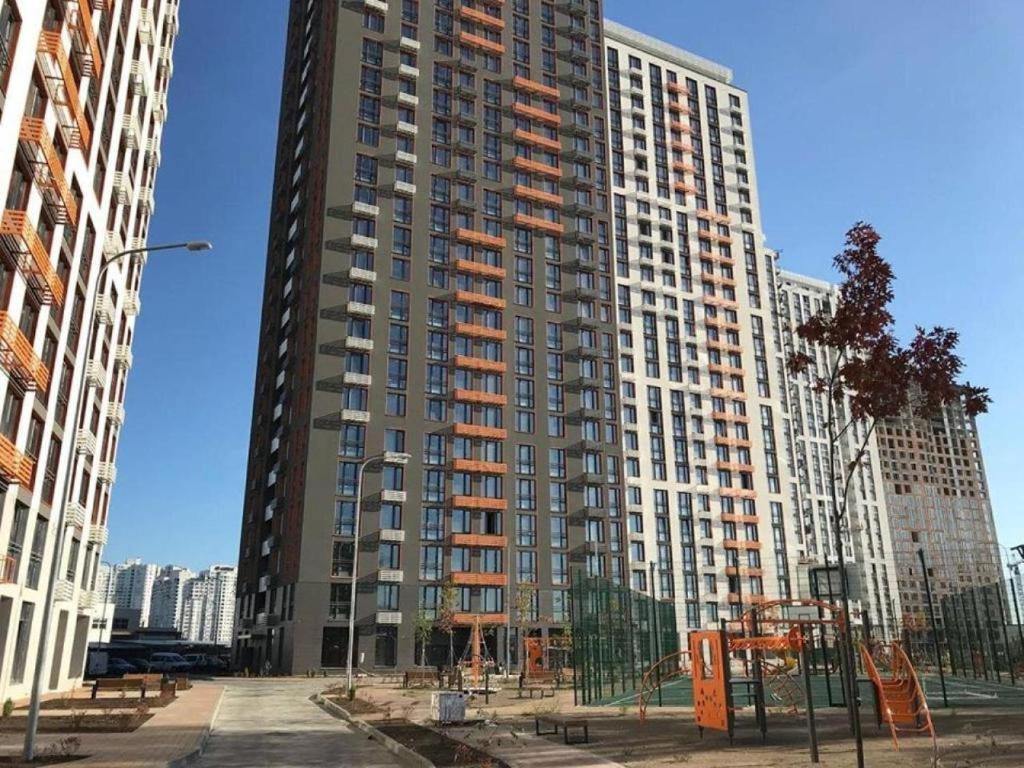 Luxury Apartment Near Metro Station Osokorky Kiev Buitenkant foto
