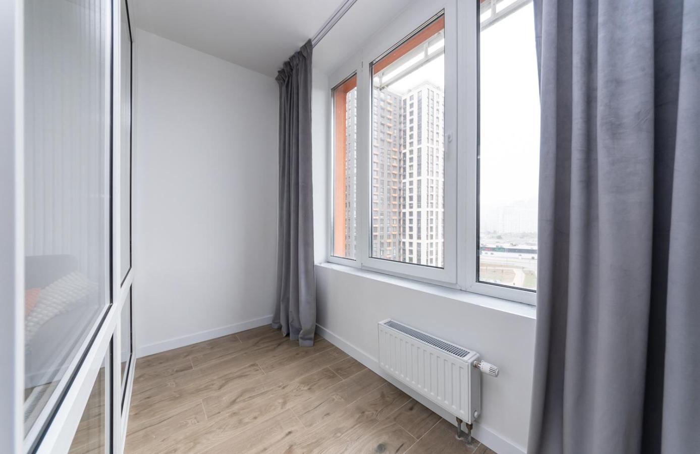 Luxury Apartment Near Metro Station Osokorky Kiev Buitenkant foto