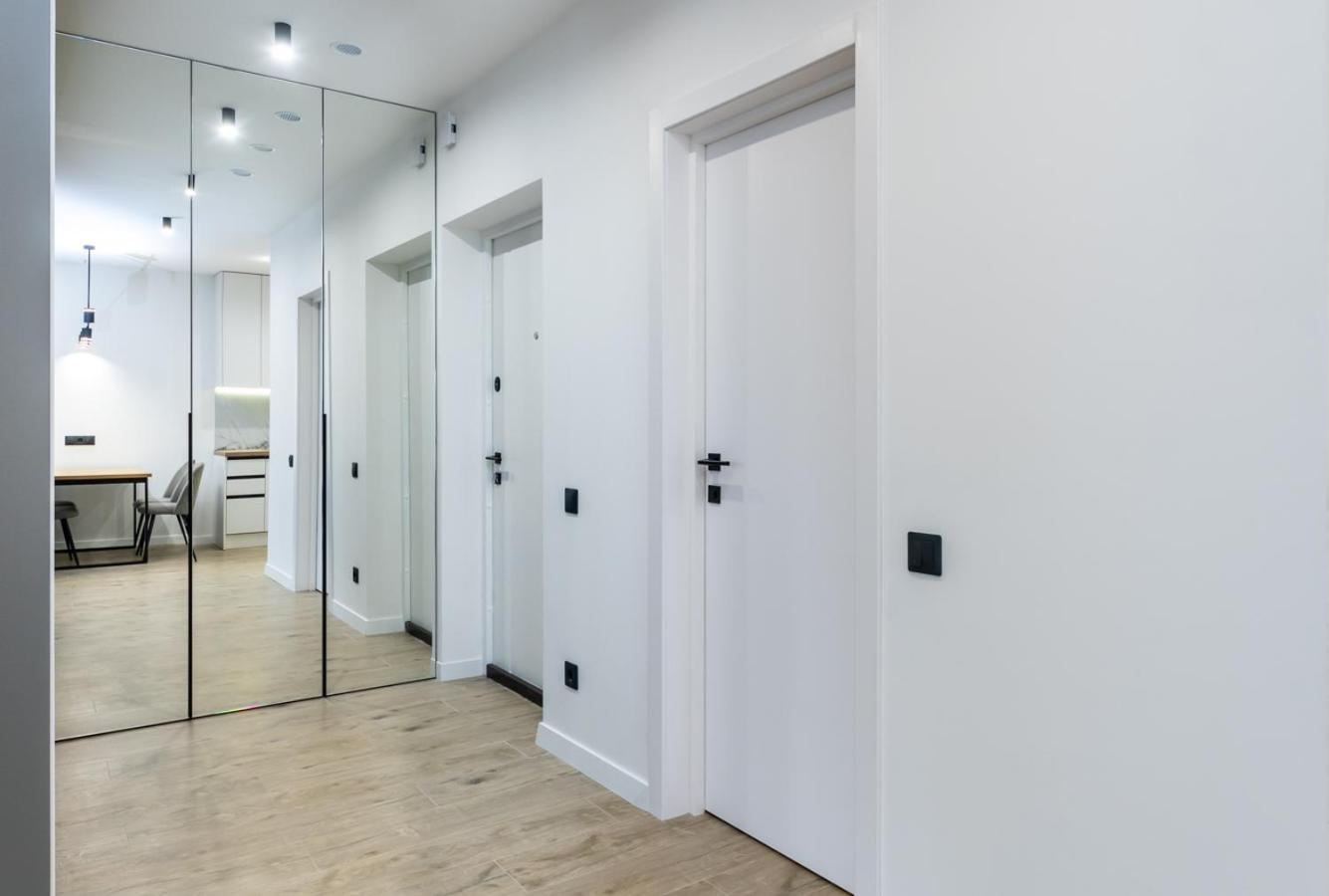 Luxury Apartment Near Metro Station Osokorky Kiev Buitenkant foto