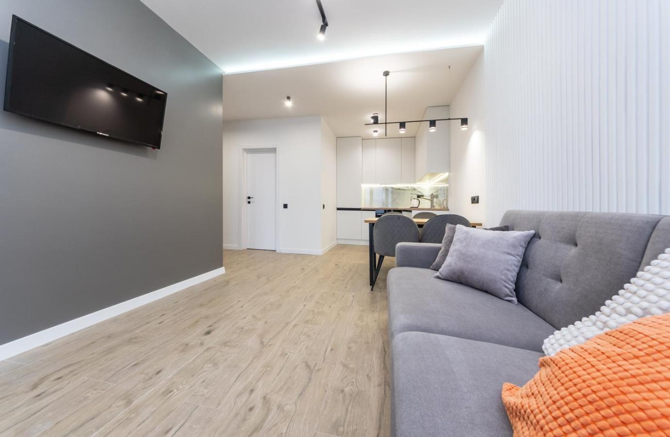 Luxury Apartment Near Metro Station Osokorky Kiev Buitenkant foto