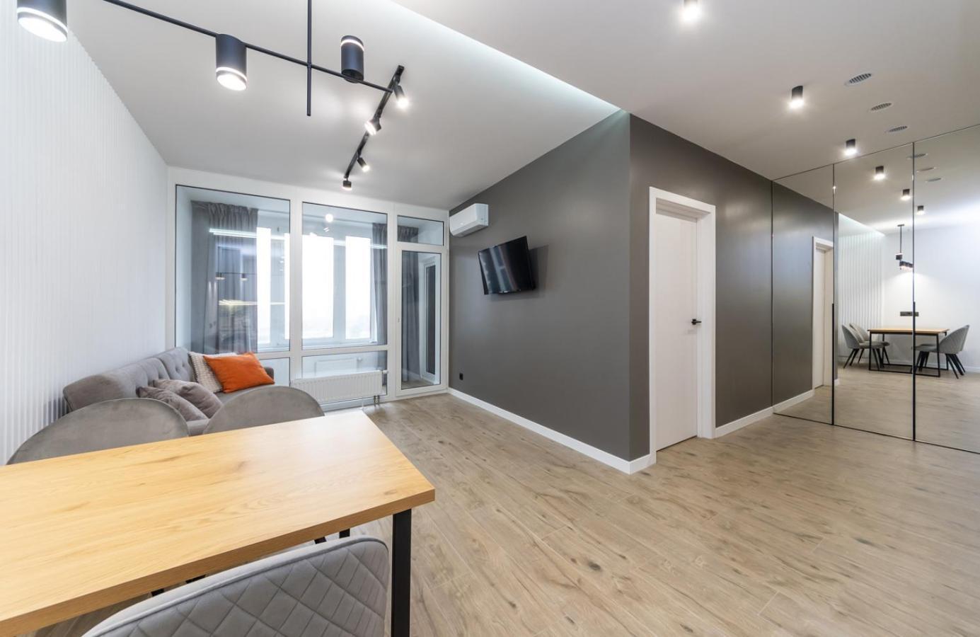 Luxury Apartment Near Metro Station Osokorky Kiev Buitenkant foto